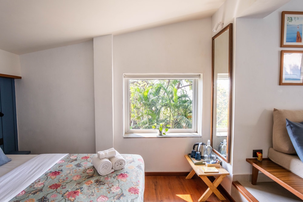 Attic Room - Photo 8