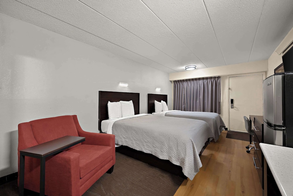 Room, 2 Queen Beds, Non Smoking (Efficiency) photo 2