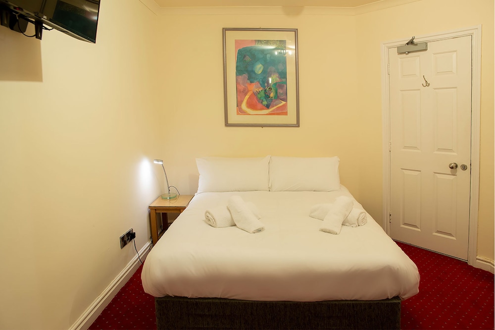 Deluxe Room, 1 Queen Bed photo 2