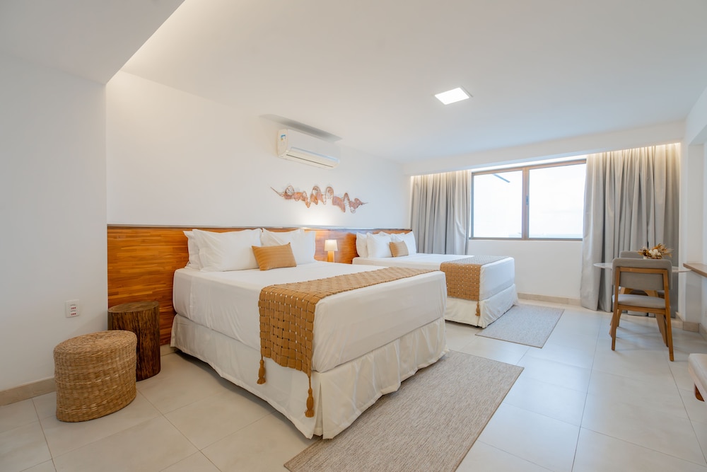 Standard Quadruple Room thumbnail 5