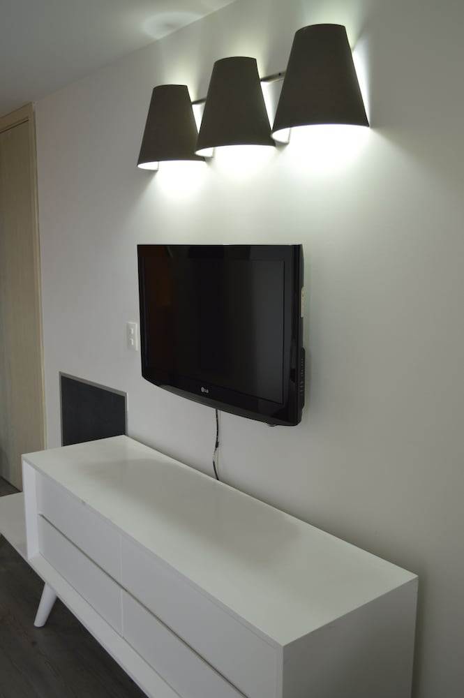 Basic Room, 2 Double Beds - Photo 14