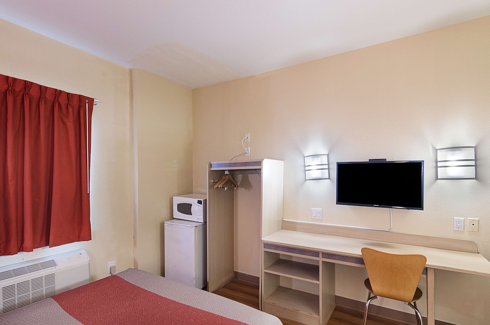 Motel 6-Terrell, TX, Photo 4