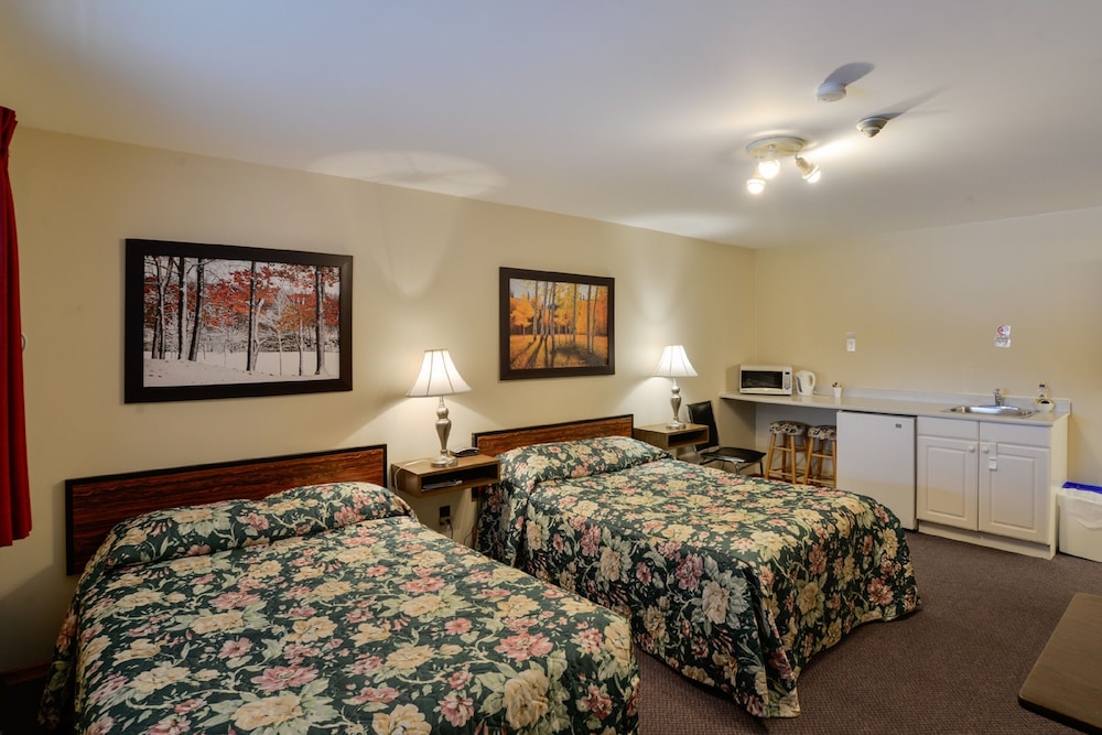 Economy Double Room, 2 Double Beds