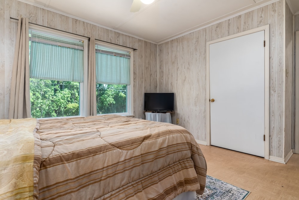 House, 2 Bedrooms photo 3