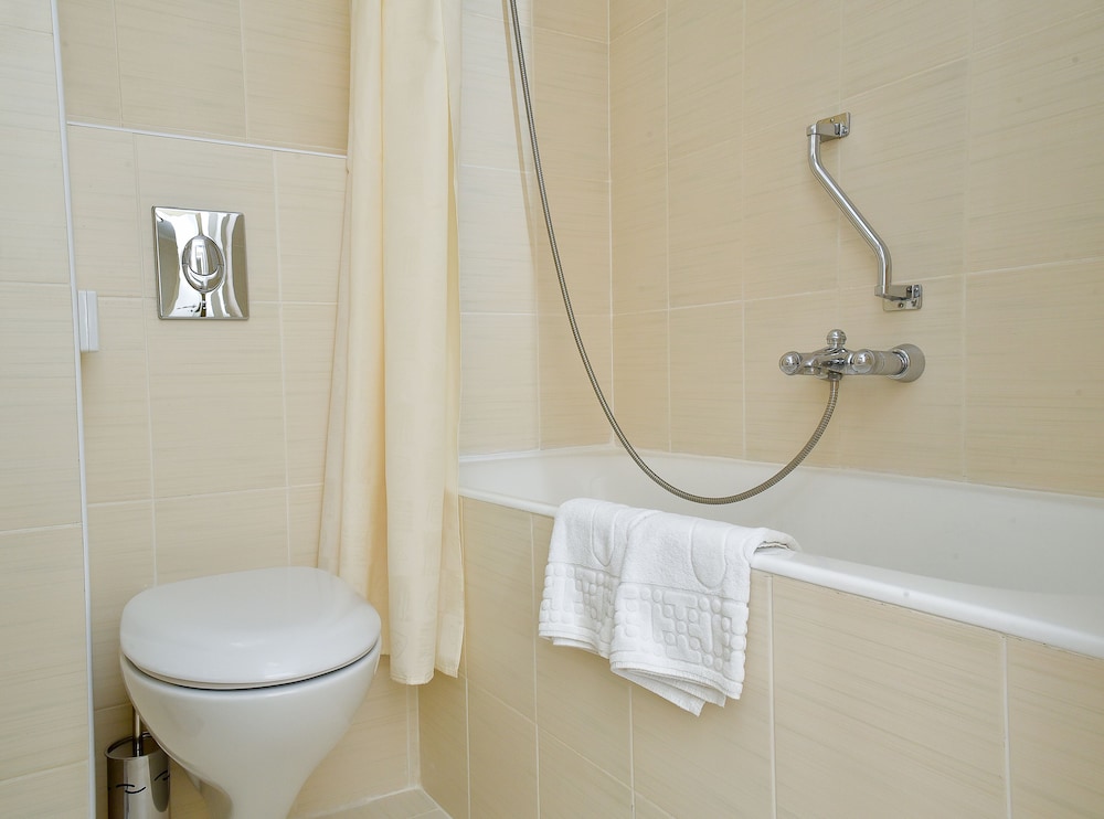 Standard Double or Twin Room photo 3
