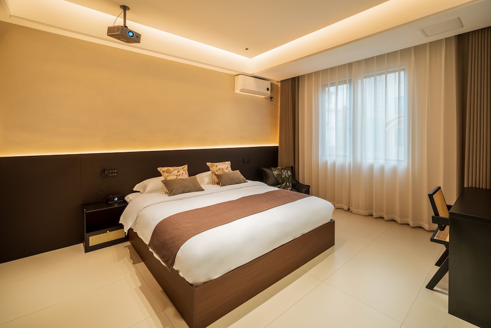 City Double Room, City View