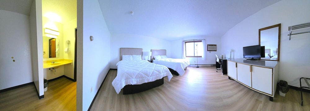 Standard Room, 2 Queen Beds photo 2