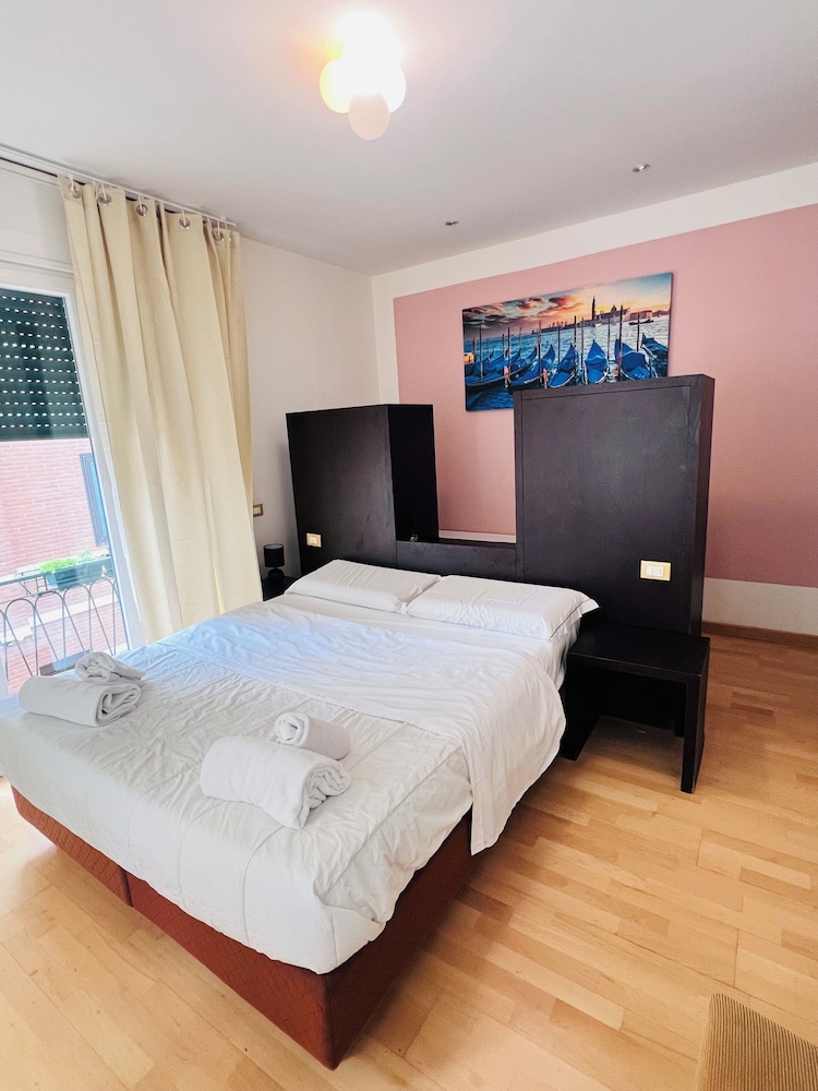 Basic Triple Room photo 2