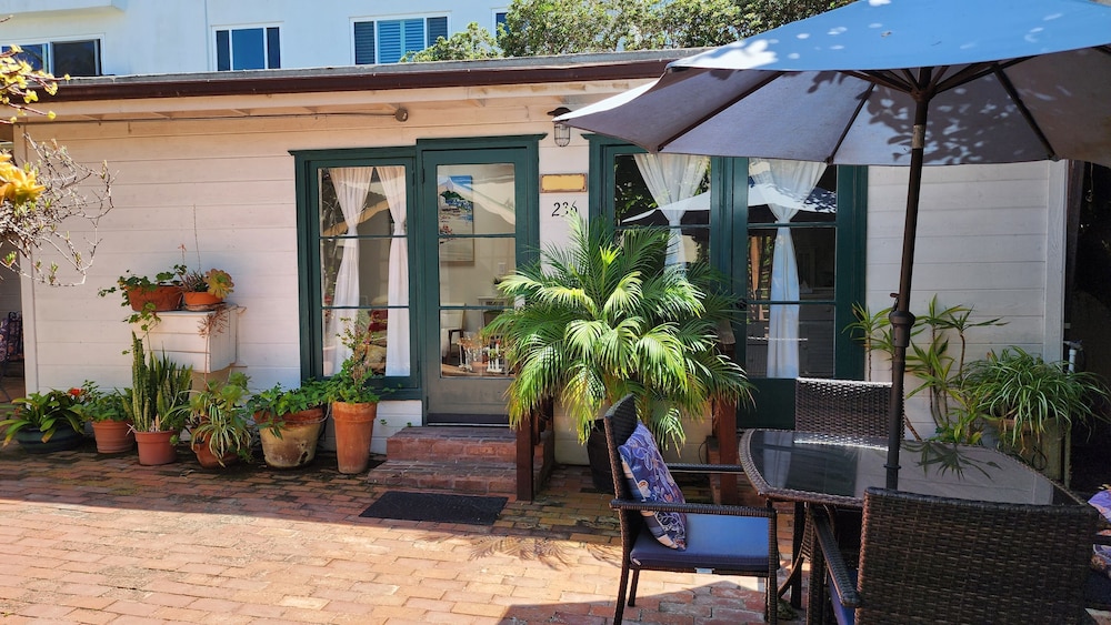 Studio, Queen, Kitchenette/Living Room combo, Bath and Patio (Prospect Cove)