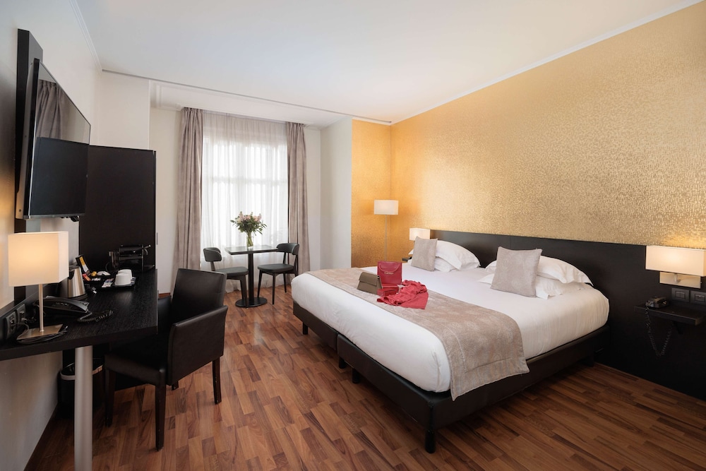 Deluxe Room, 1 King Bed, Non Smoking (Twin bed on request) - Photo 1