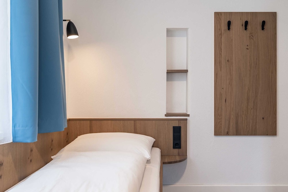 Small Twin Room photo 3