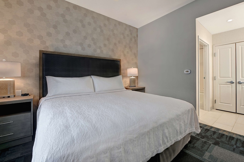 Studio Suite, 1 King Bed, Non Smoking - Photo 1