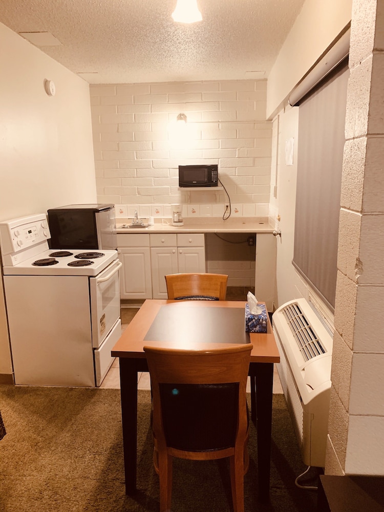 Classic Studio Suite, Non Smoking, Kitchen