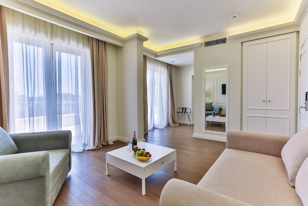 Family Deluxe Suite with Balcony