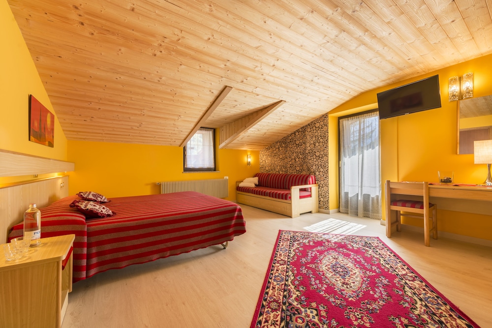 Quadruple Room, Multiple Beds photo 1