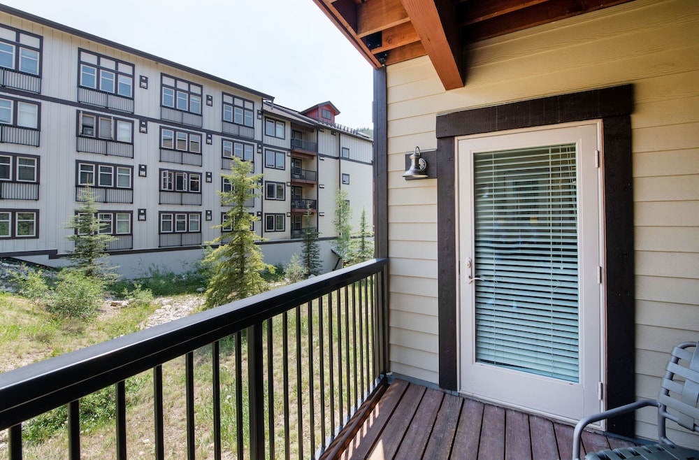 Condo, 2 Bedrooms