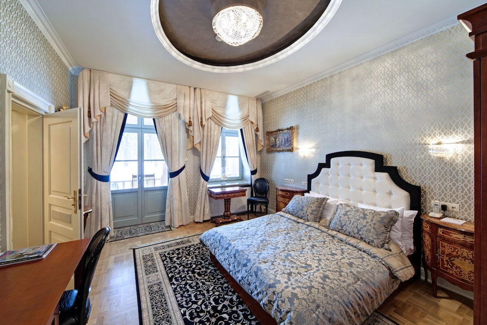 Comfort Room, 1 Queen Bed, Non Smoking, Park View photo 3
