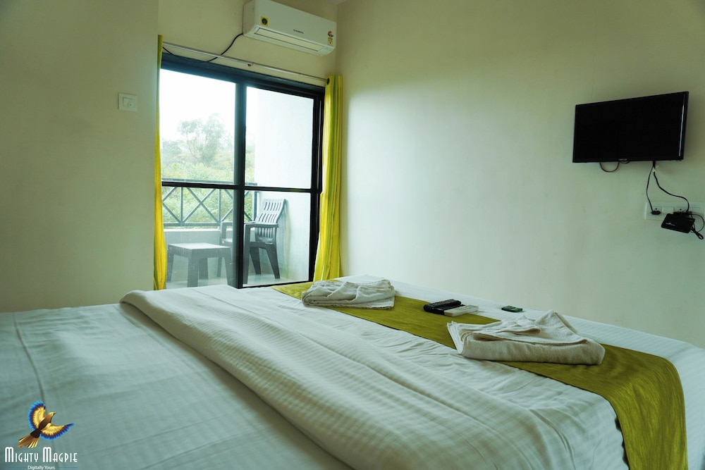 Deluxe Room - Photo 7