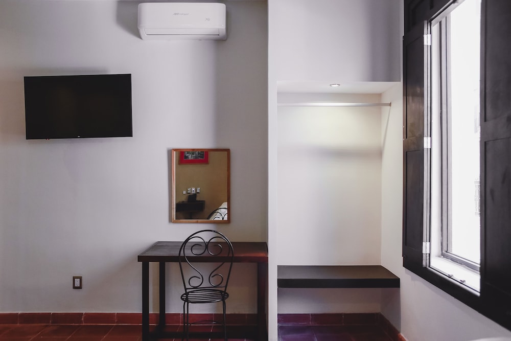Standard Room photo 2