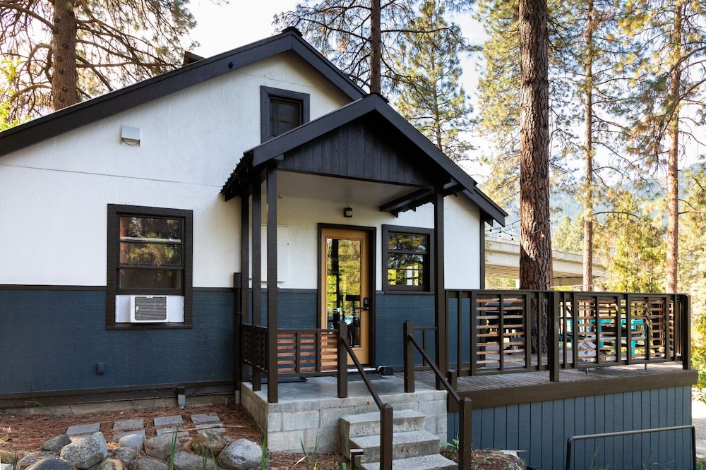 Two Bedroom Cabin - Riverside photo 1