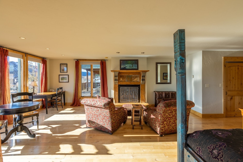 Premium Room (Not Pet Friendly and No Elevator) photo 2