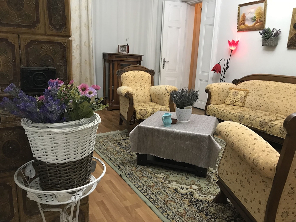 Apartment photo 1