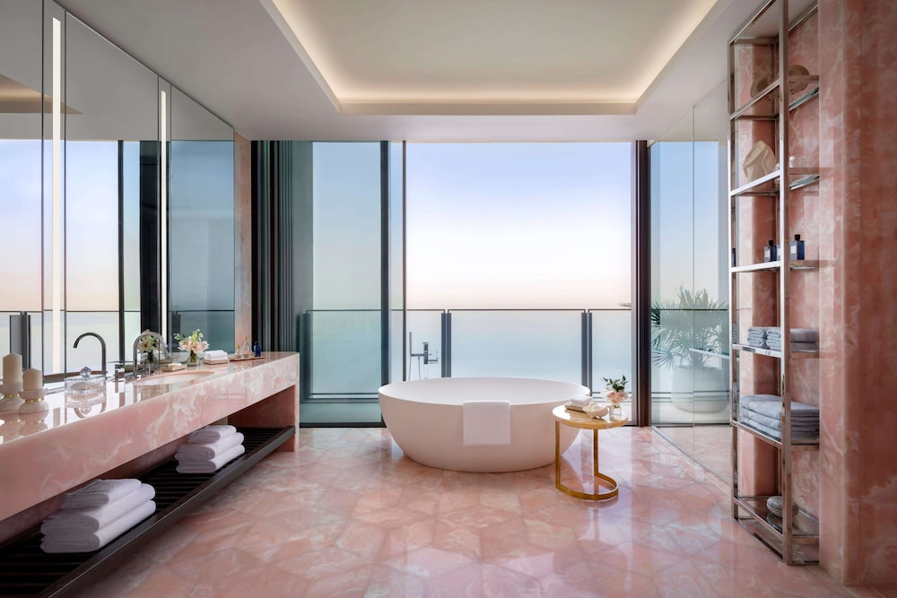 Panoramic Penthouse thumbnail 6