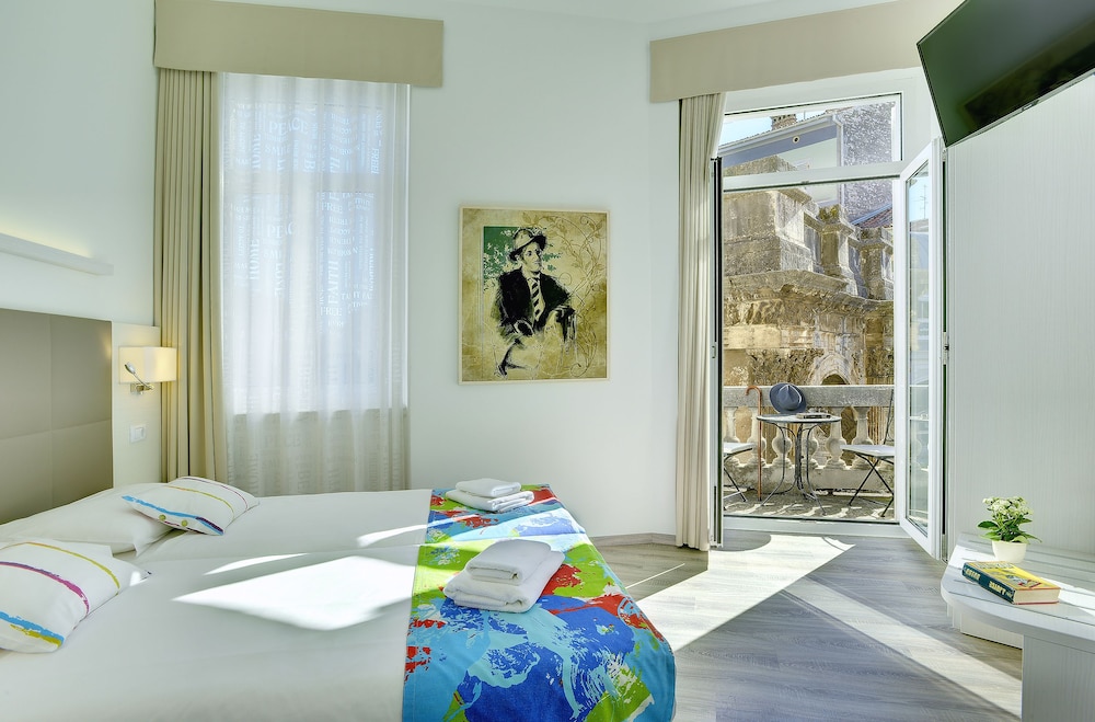 Exclusive Double or Twin Room