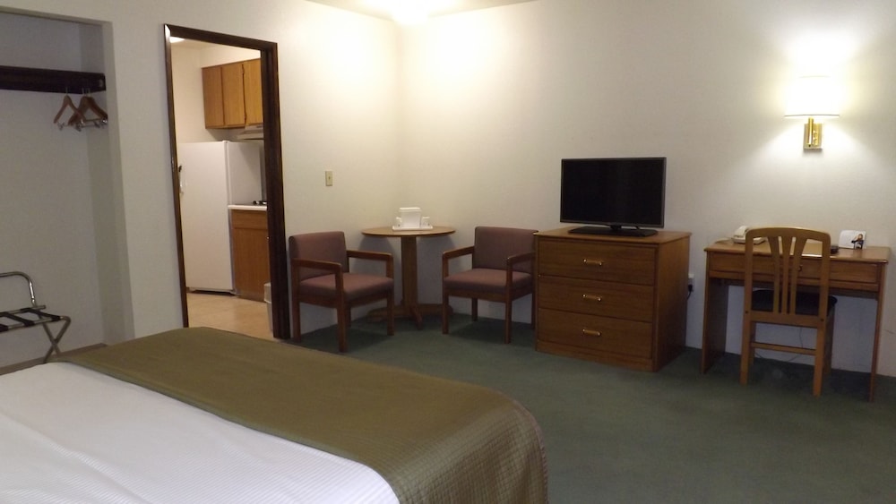 Efficiency, Room, 1 Queen Bed, Non Smoking - Photo 8