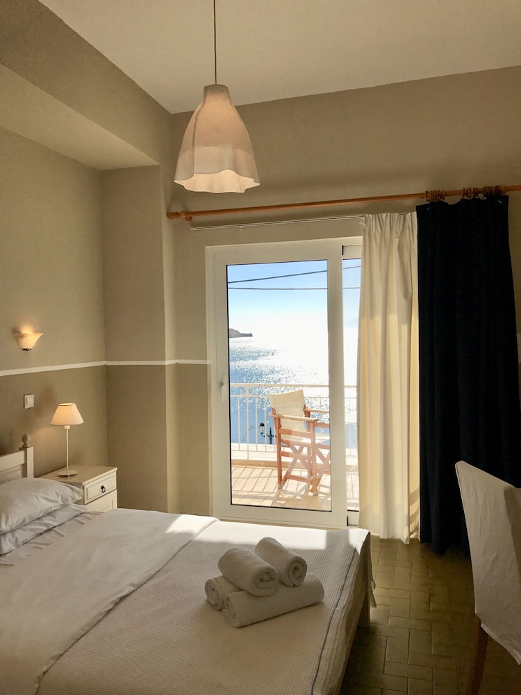 Classic Double Room, Sea View photo 2