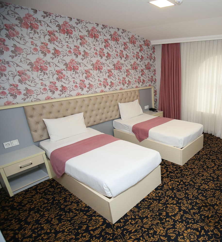 Family Suite, Multiple Beds, City View photo 2