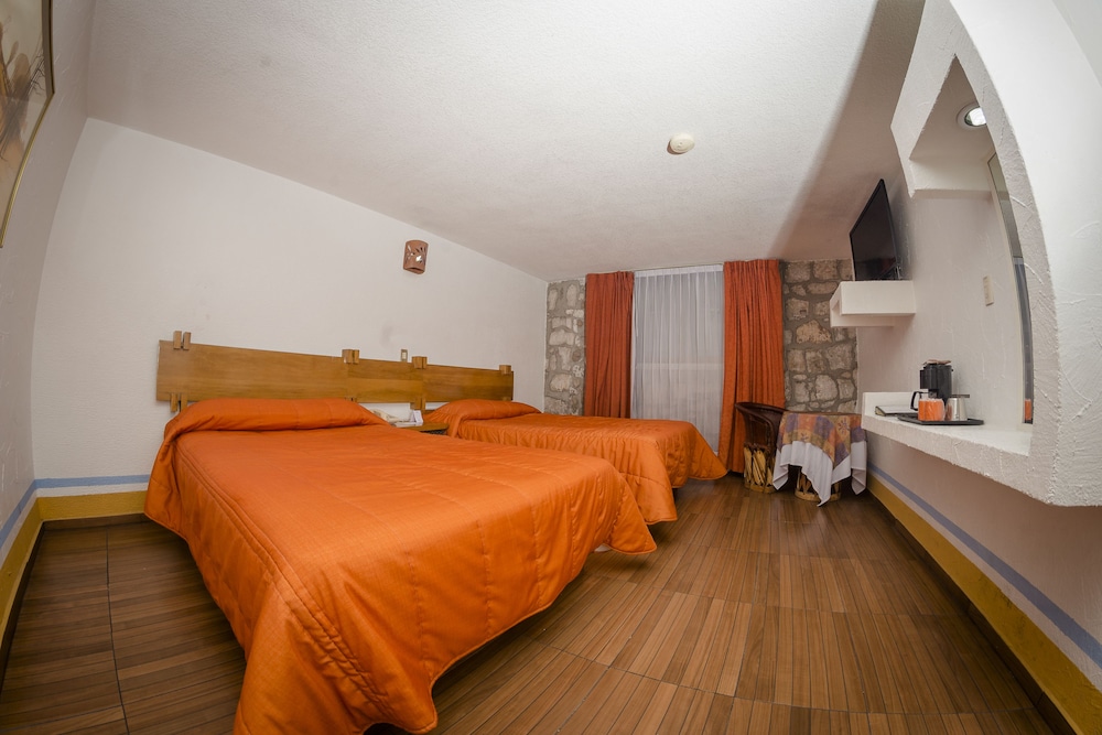 Room, 2 Double Beds, Non Smoking - Photo 4