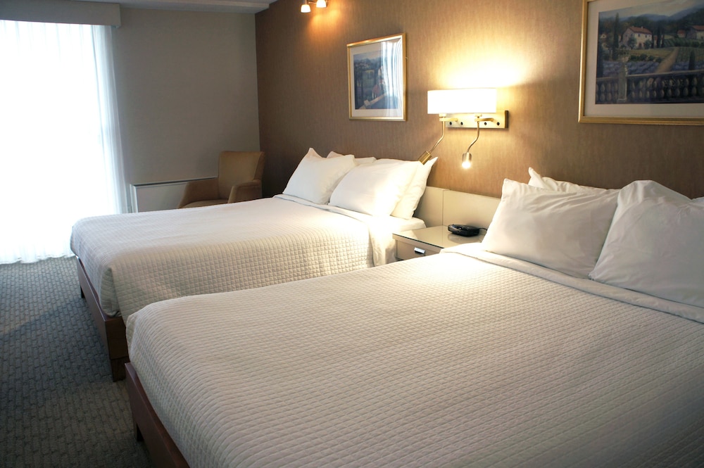 Room, 2 Queen Beds photo 1