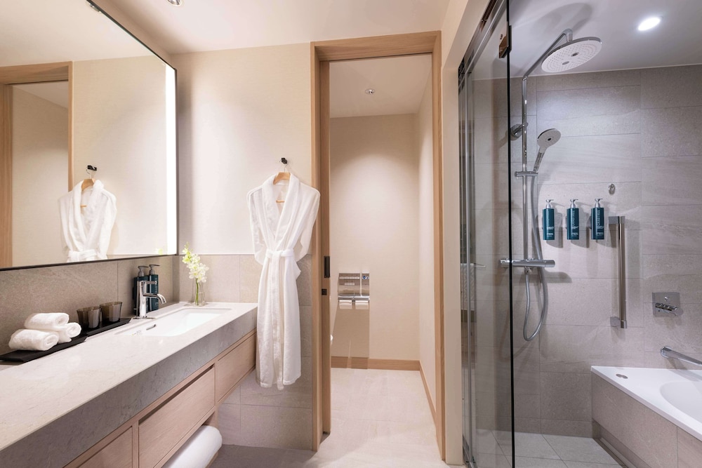 Twin Deluxe Room (Sunset View) - Photo 6