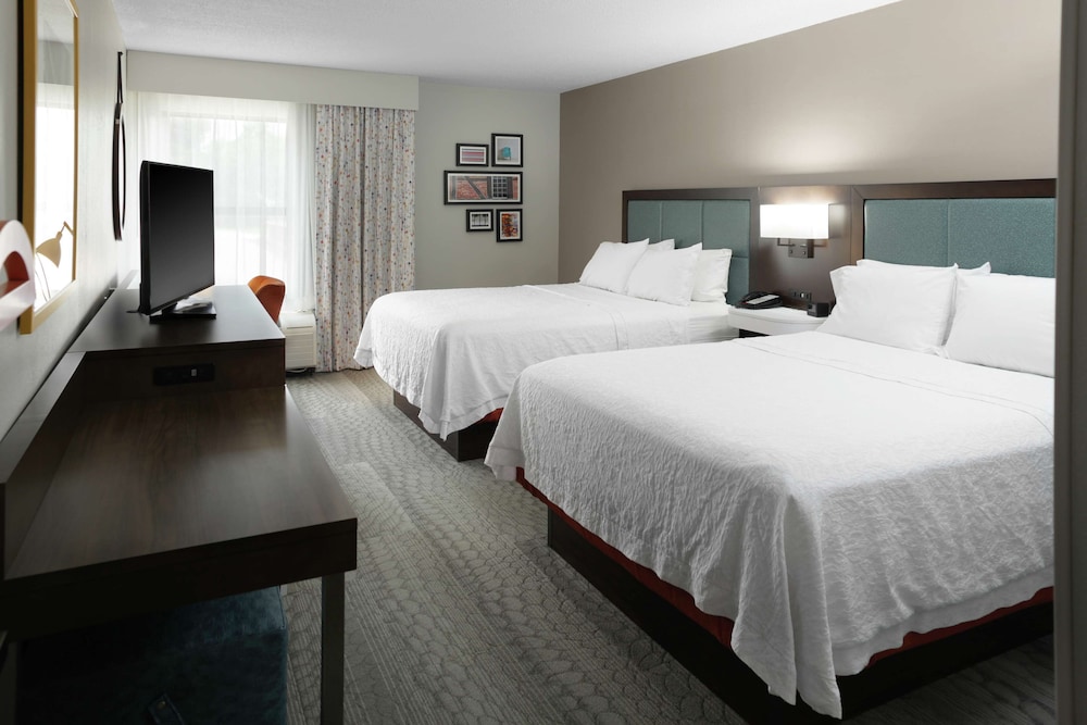 Room, 2 Queen Beds, Accessible, Bathtub (Hearing & Mobility)