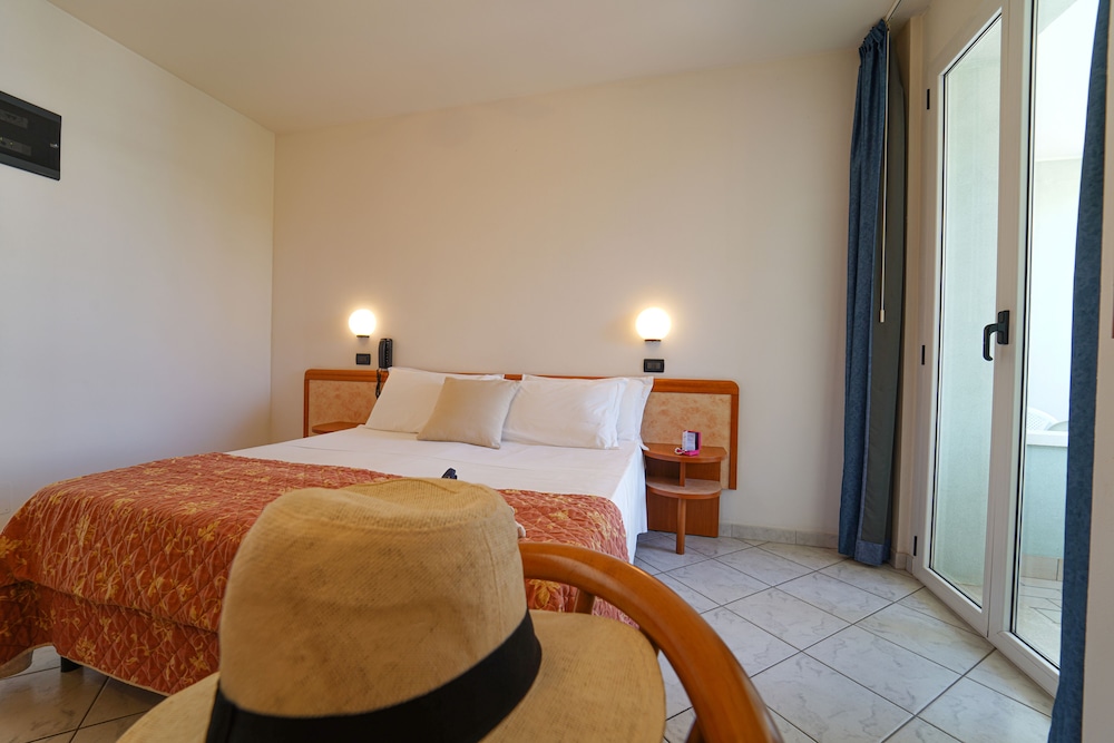 Classic Room - Photo 1