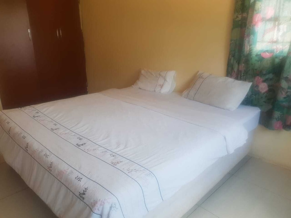 Room, 1 King Bed photo 1