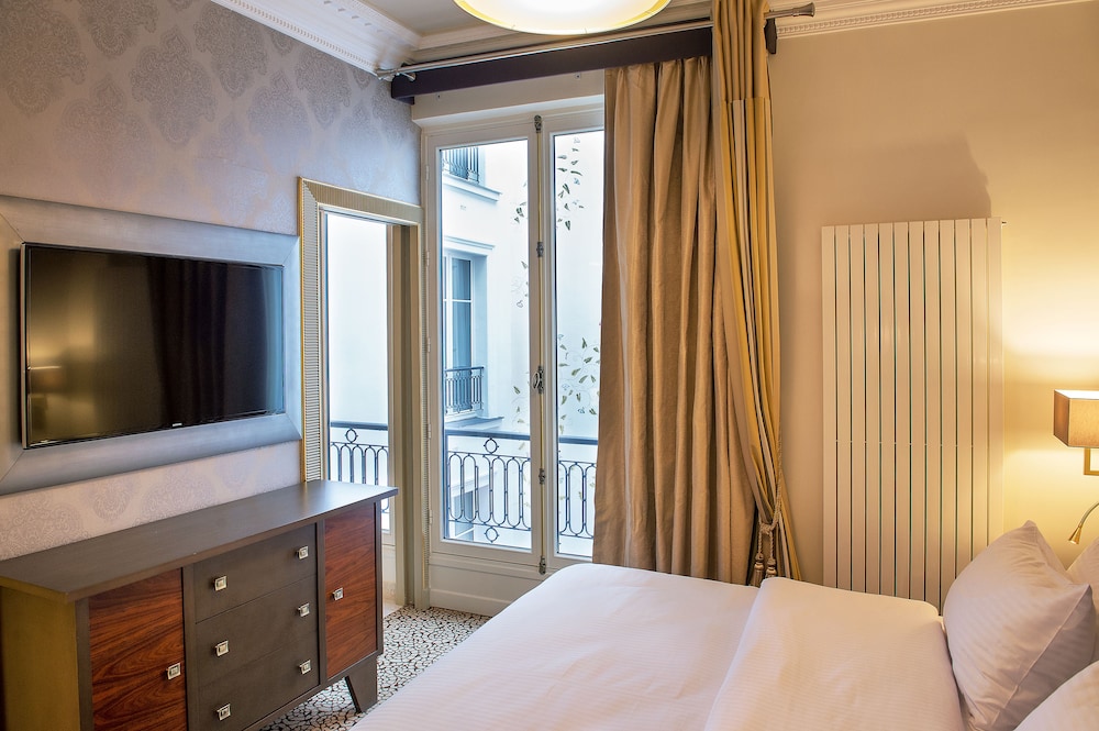 Deluxe Suite photo 2