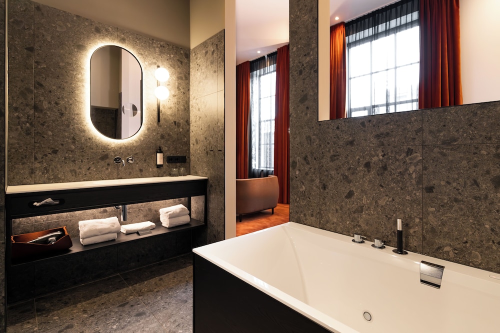 Loft with Bath photo 3