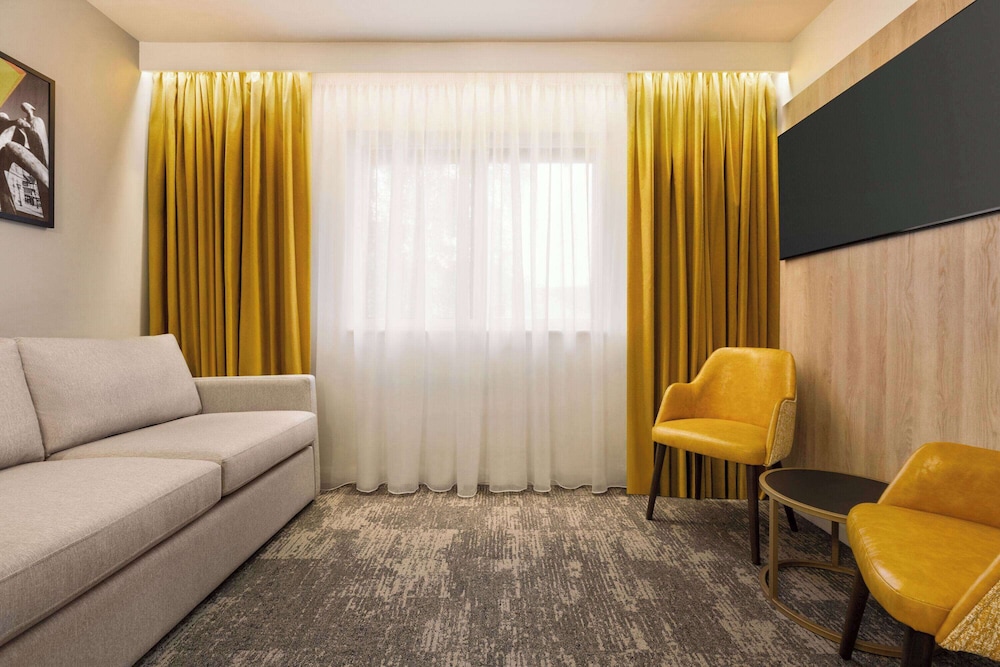 Apartment, 2 Bedrooms (1 King, 2 Twin, and 1 Sofabed) - Photo 7
