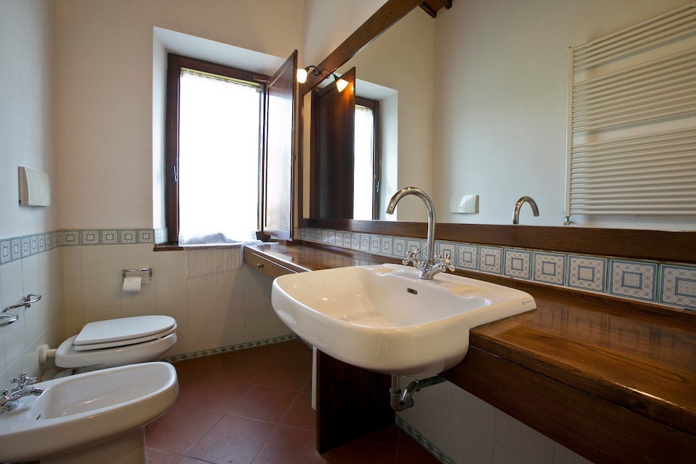 Apartment, 2 Bedrooms, 2 Bathrooms photo 3