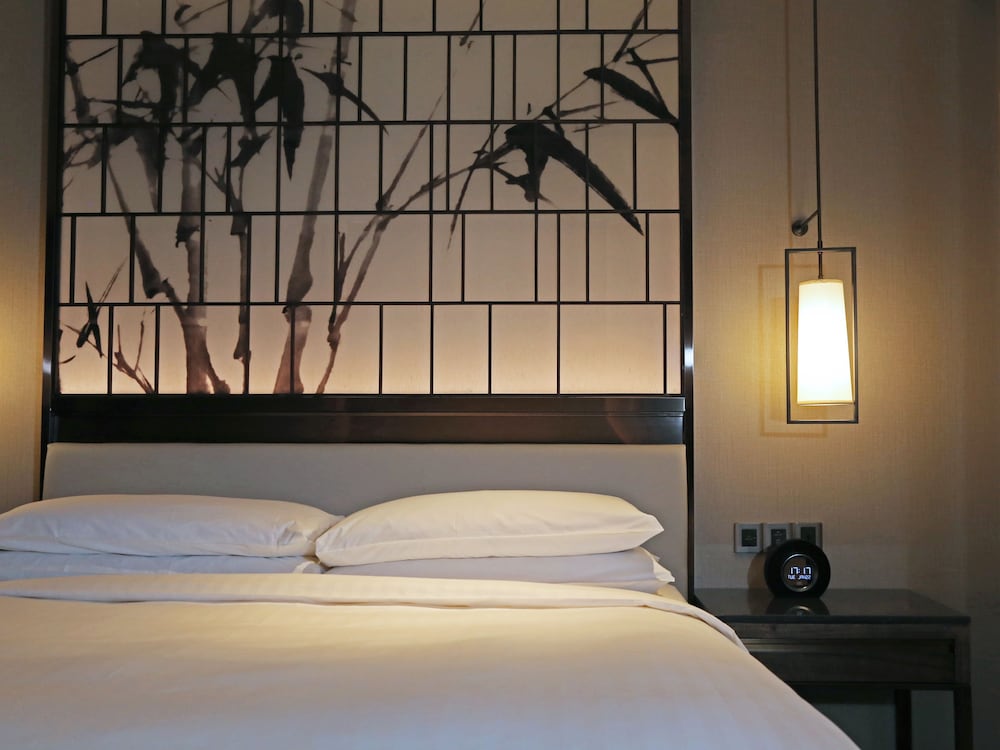 Room, 1 King Bed photo 3