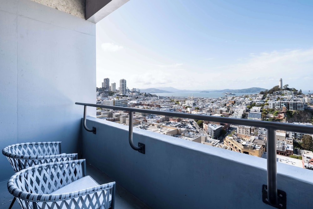 Room, 2 Double Beds, Balcony, Bay View - Photo 4