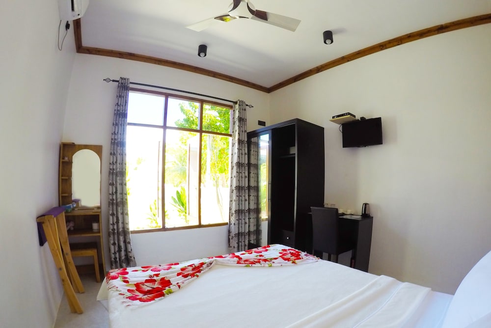 Double Room with Garden/Sea view photo 3