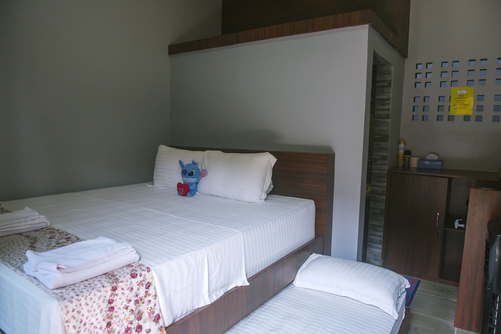 Economy Rooms