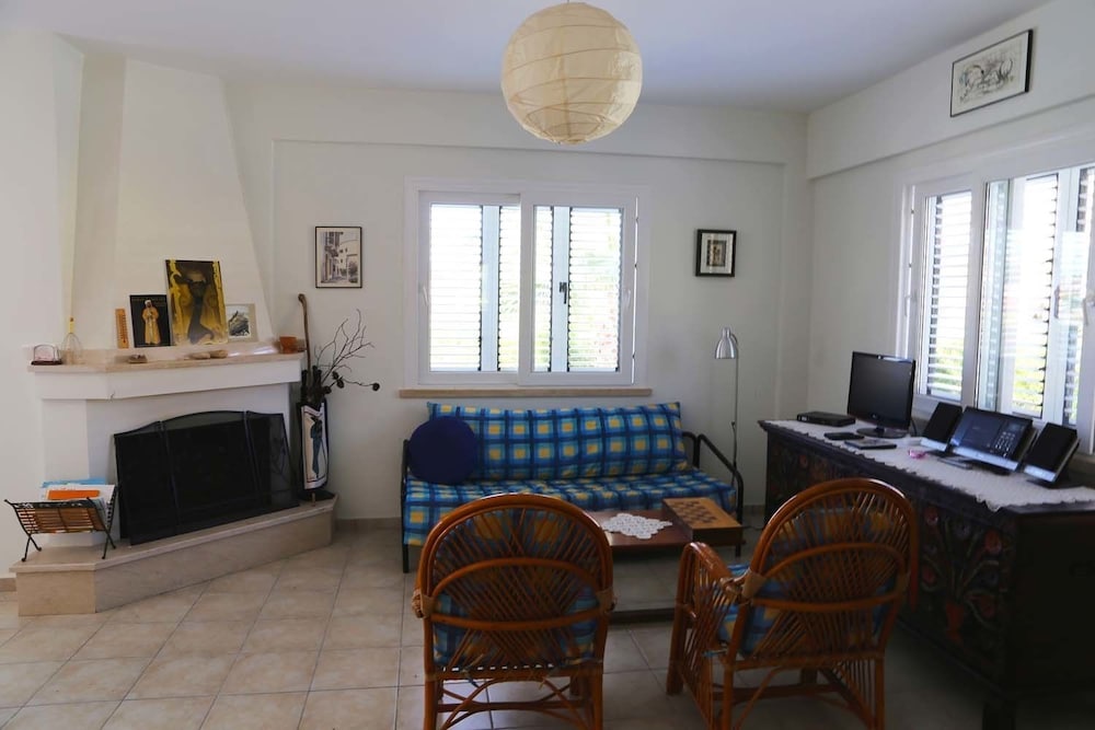 Panoramic Villa, 3 Bedrooms, Terrace, City View photo 2