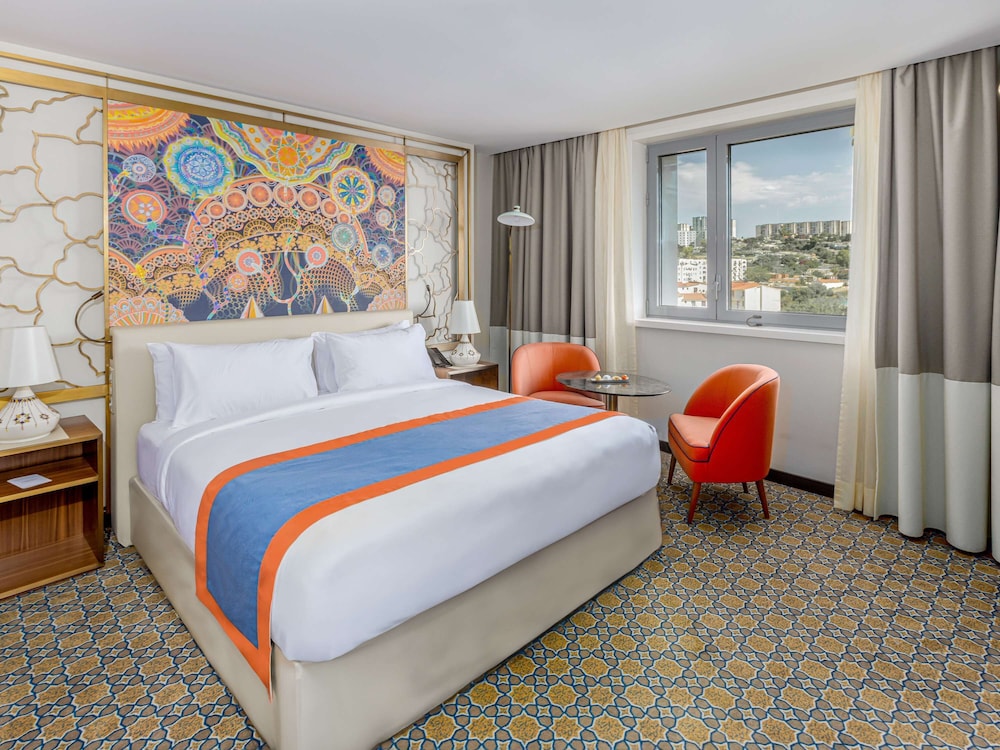 Classic Room, 1 King Bed, City View - Photo 2