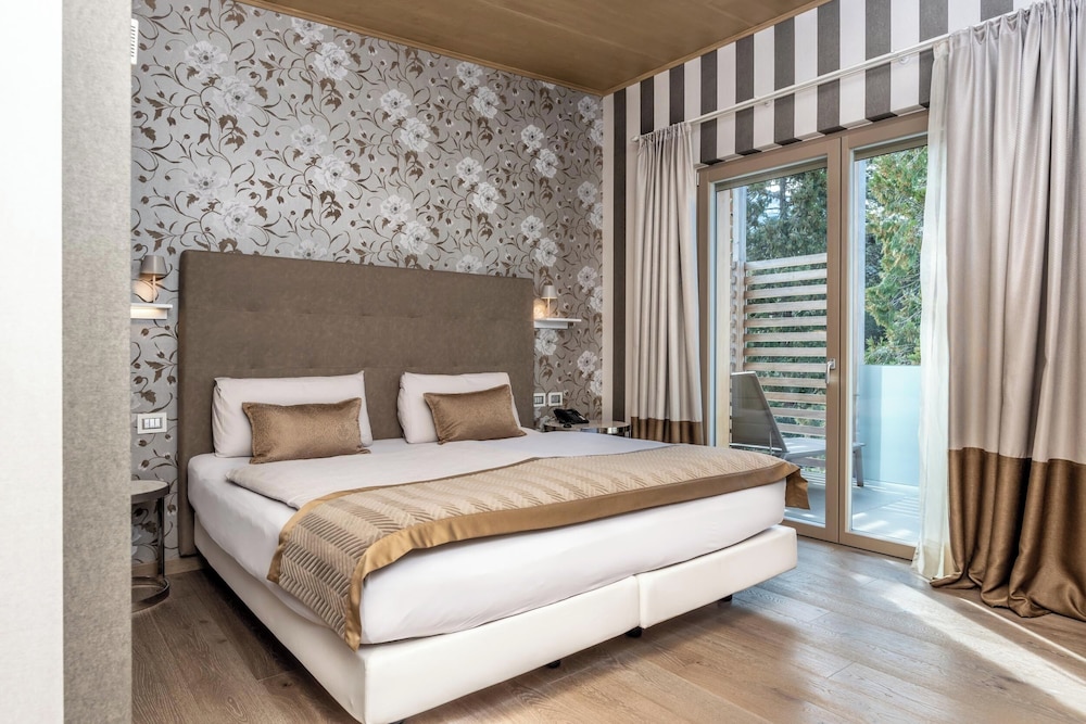 Double Room, Hot Tub - Photo 4