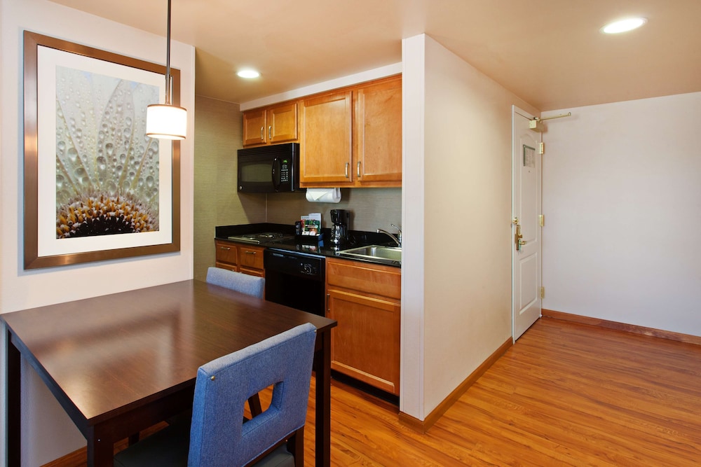 Suite, 1 King Bed, Accessible, Bathtub (Mobility & Hearing) - Photo 4