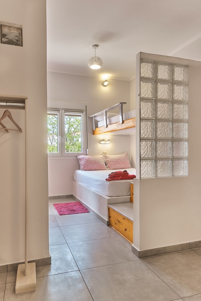 Family Triple Room, Multiple Beds, Kitchen, Sea View photo 1